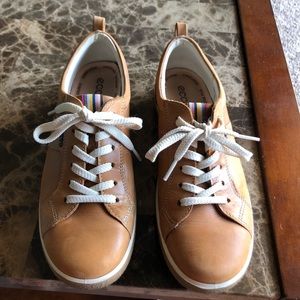 Ecco Soft Sneaker Sz 7